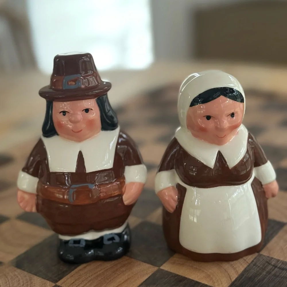 Publix Ceramic Pilgrim Salt and Pepper Shakers - Thanksgiving